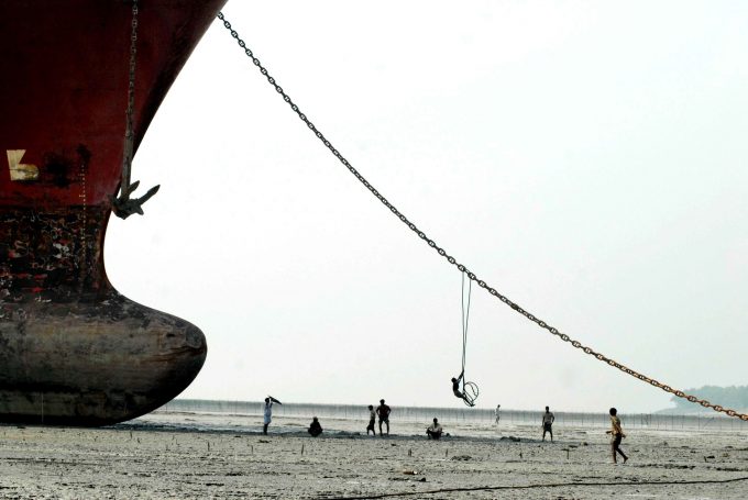 ship scrapping Photo © Bayazid Akter