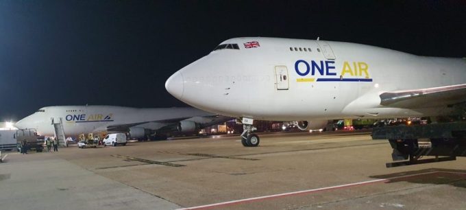 one air 747-400