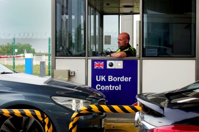 uk border customs  © Gary Perkin