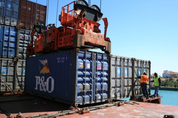 lashing container securing © Dragan Janovic |