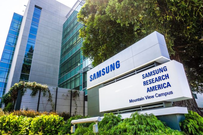 Samsung Electronics America Photo 123954034 © Andreistanescu Dreamstime.com