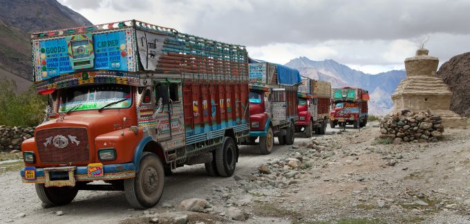 © Daniel Prudek india truck_45125357