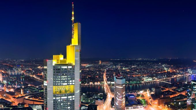 The_Westin_Grand_Frankfurt_Frankfurt-Skyline-nacht