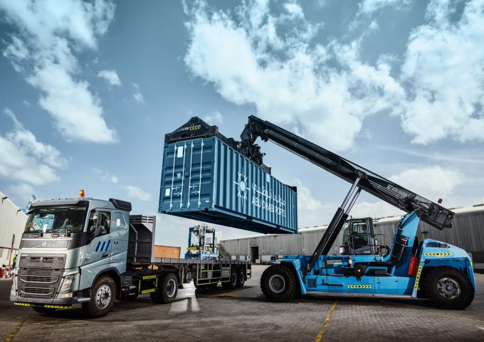 Abu Dhabi Ports - MICCO - Container Lift