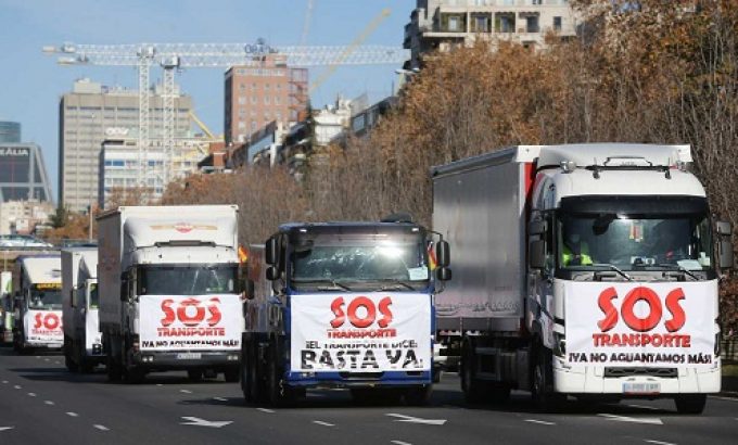 Spanish hauliers strike