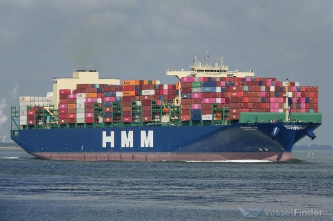 Trickle of box ships brave mines to pick their way through Hormuz