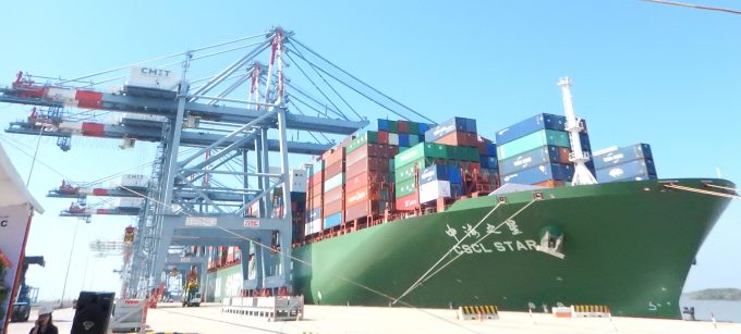 151029 CHINA SHIPPING vessel at Cai Mep