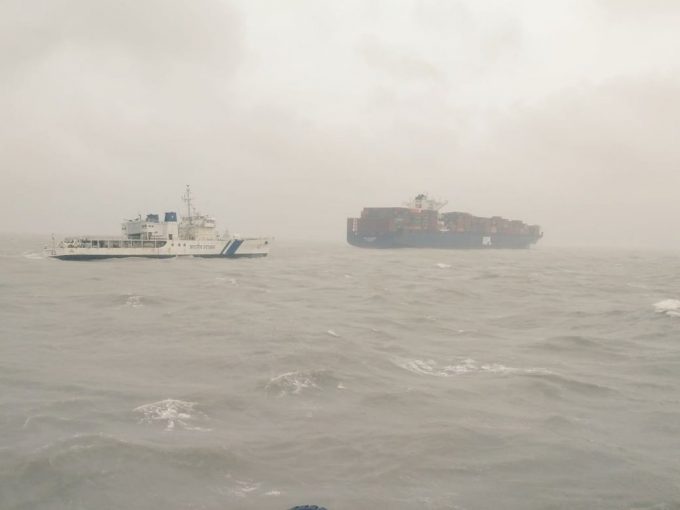 APL Le Havre - assisted by Indian Coastguard