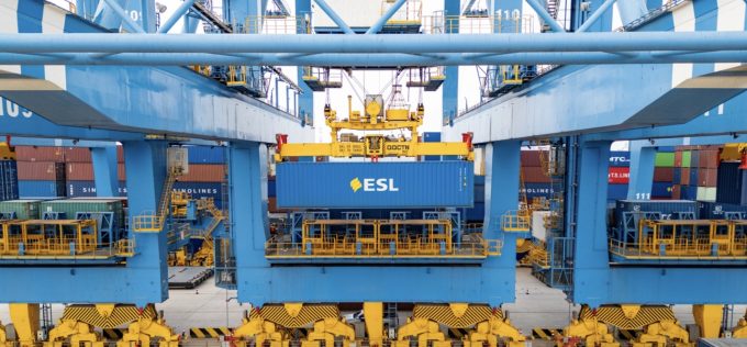 Emirates Shipping Line (ESL) container[94].jpg