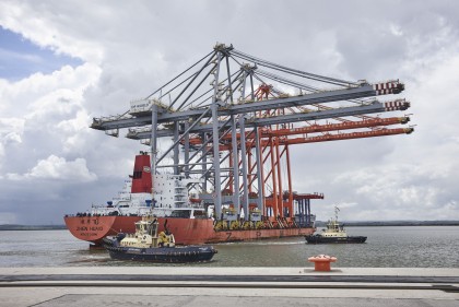 New quay cranes arrive at DP World London Gateway Port