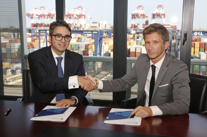 picture-signature-of-agreement-between-best-and-zal-port