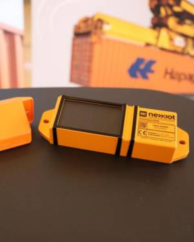 Hapag-LloydDryContainerMonitoring_FirstPrototypDevices.JPG
