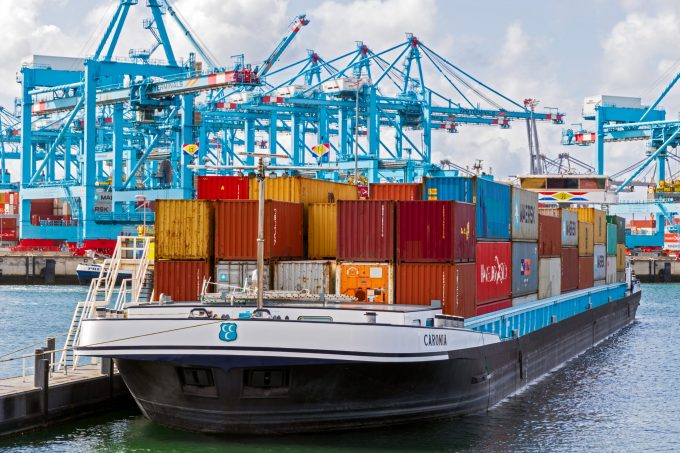 Rotterdam Maasvlakte barge Photo 202272944 © VanderWolfImages Dreamstime.com