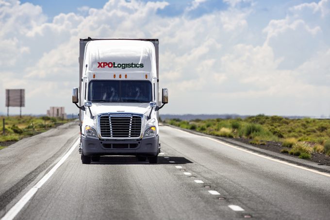 XPO_Equipment_Truck-Front-On-Road