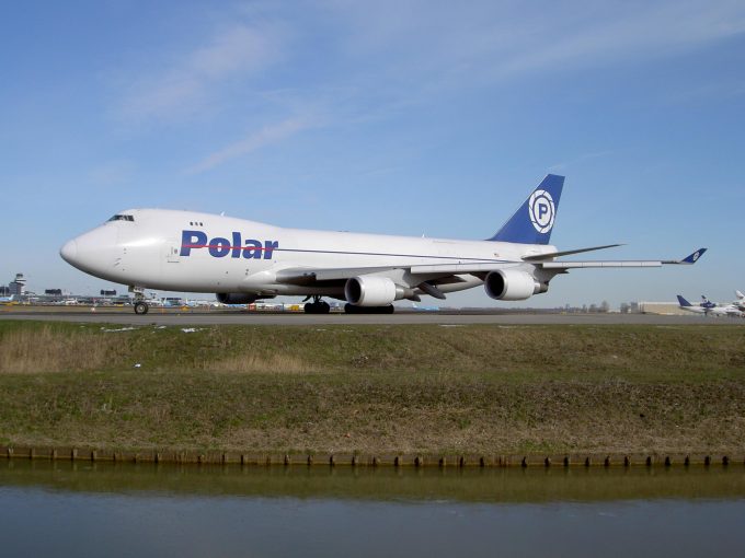Boeing_747-46NF_Polar_Air_Cargo_N453PA_Amsterdam_Schiphol_(AMS_-_EHAM),_28_February_2005_pic1