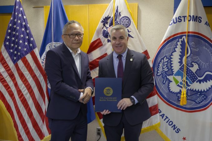 thumbnail_Rinzing Wangyal, Vice President Business Development NA, WFS, and Salvatore Ingrassia, Port Director, JFK U.S Customs and Border Protection.