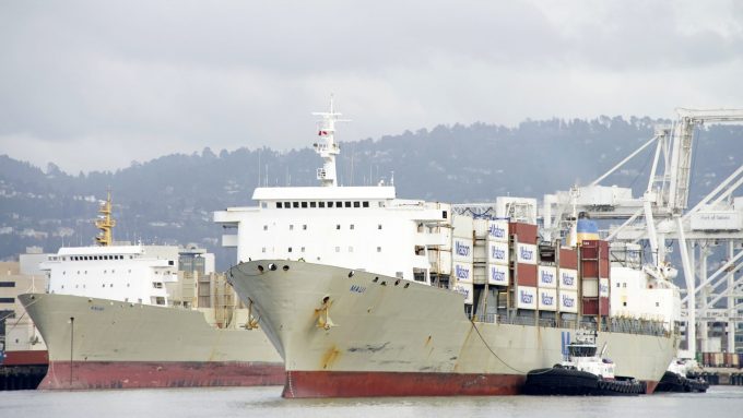 Matson Ships in Oakland Photo 89491467 © Sheila Fitzgerald Dreamstime.com