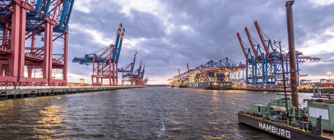 © Thomas Lukassek container port hamburg