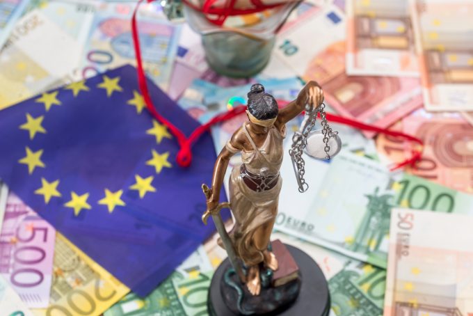 eu law money © Roman Romaniuk |
