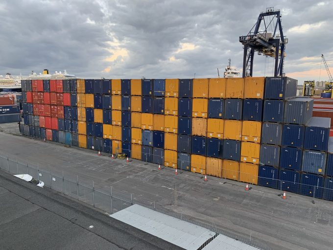 Container shuffle 1